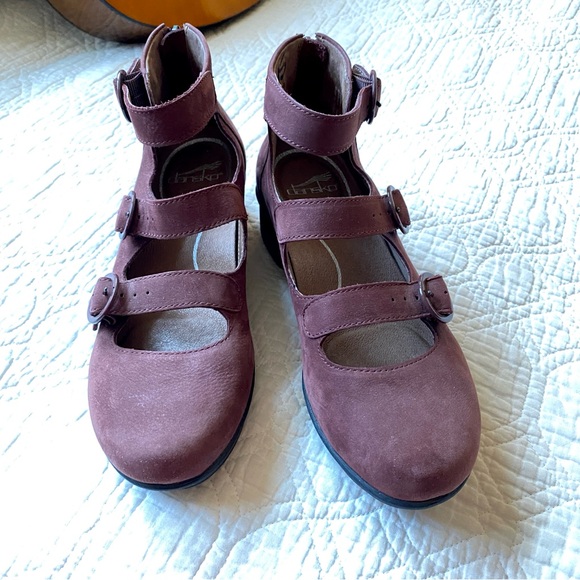 Dansko Red Burgundy Three Strap Wedge Heel Mary Jane High Heels Size 38 - Picture 4 of 16